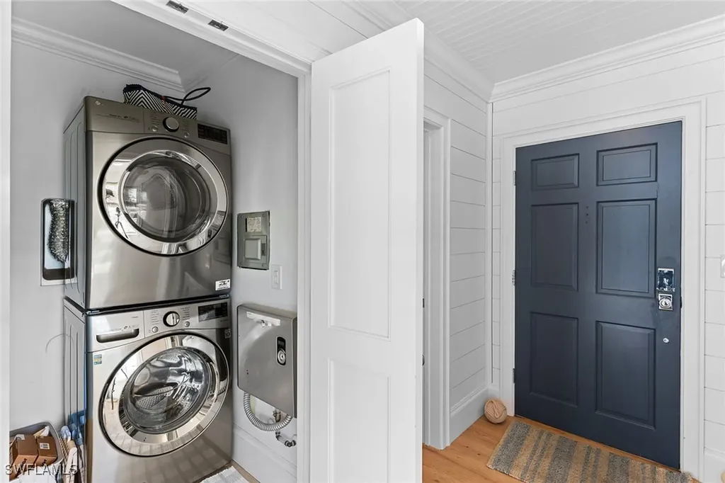 2701 Gulf Shore Boulevard N Naples FL 34103