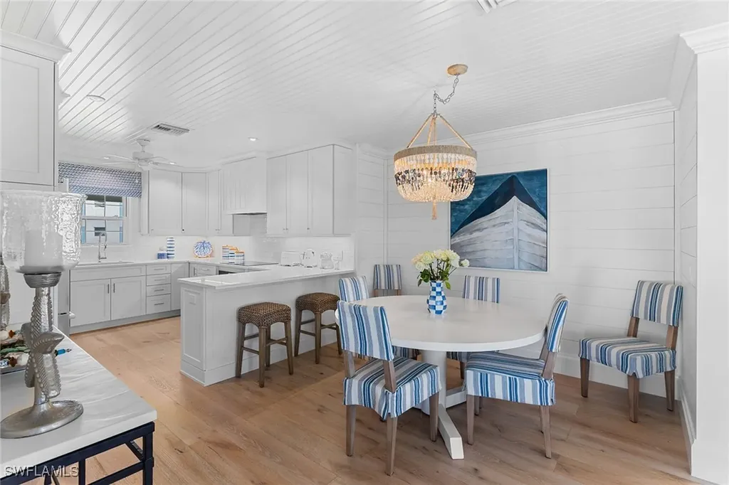 2701 Gulf Shore Boulevard N Naples FL 34103