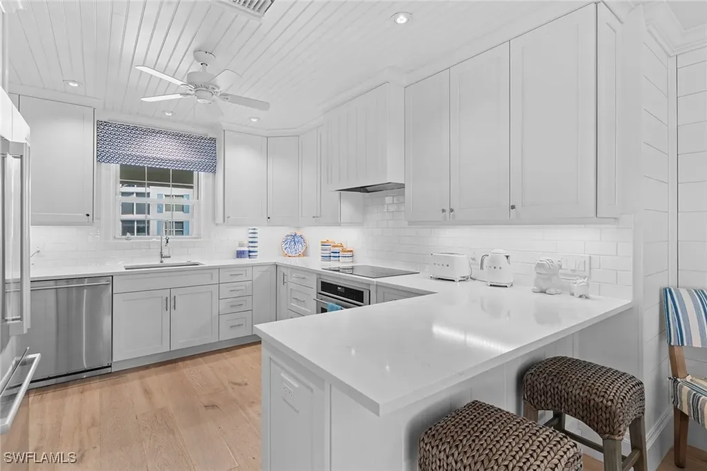 2701 Gulf Shore Boulevard N Naples FL 34103