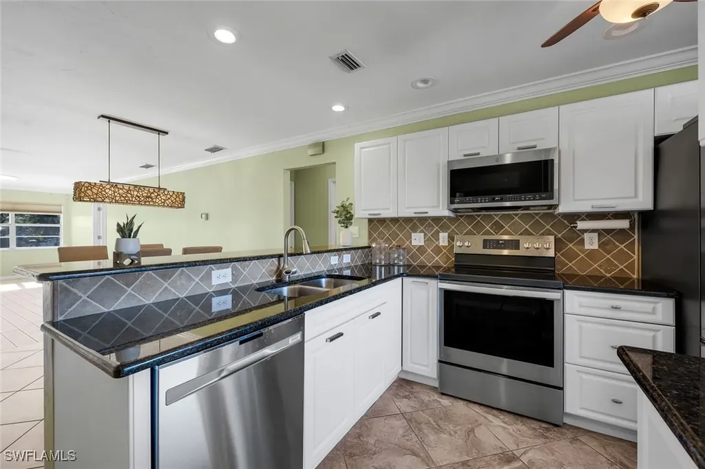 1706 Bikini Court Cape Coral FL 33904