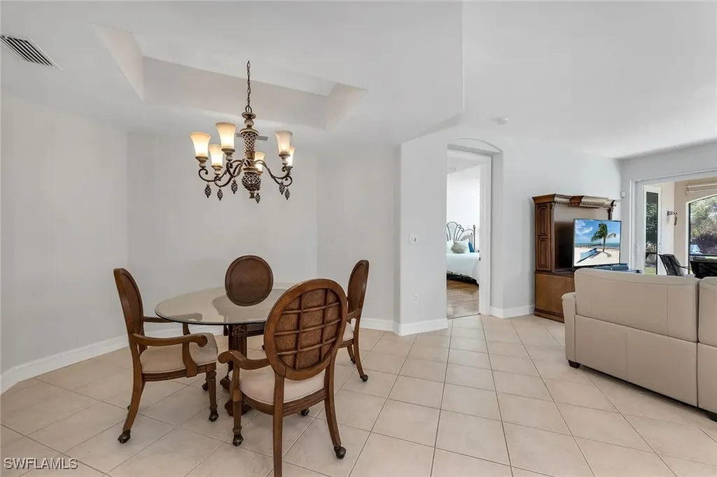1285 Rialto Way Naples FL 34114