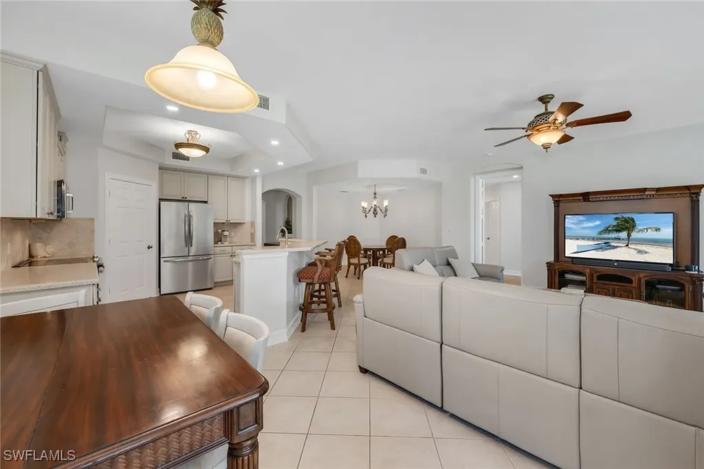 1285 Rialto Way Naples FL 34114