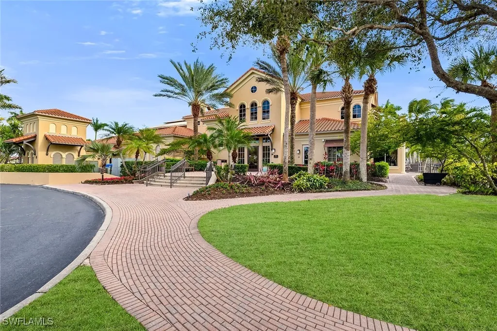 1285 Rialto Way Naples FL 34114