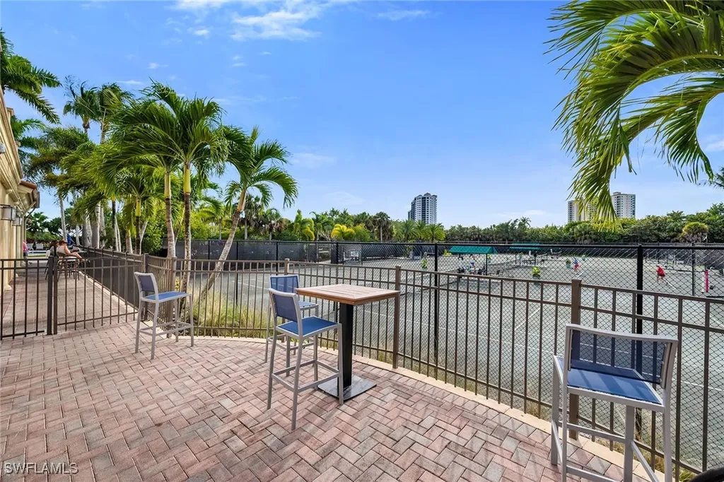 1285 Rialto Way Naples FL 34114