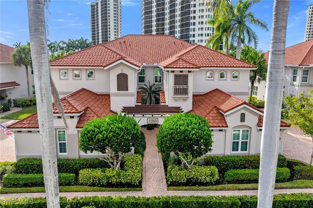 1285 Rialto Way Naples FL 34114