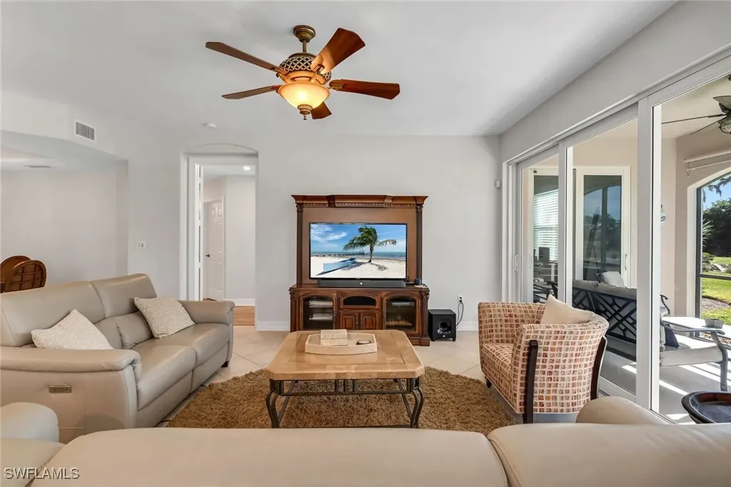 1285 Rialto Way Naples FL 34114