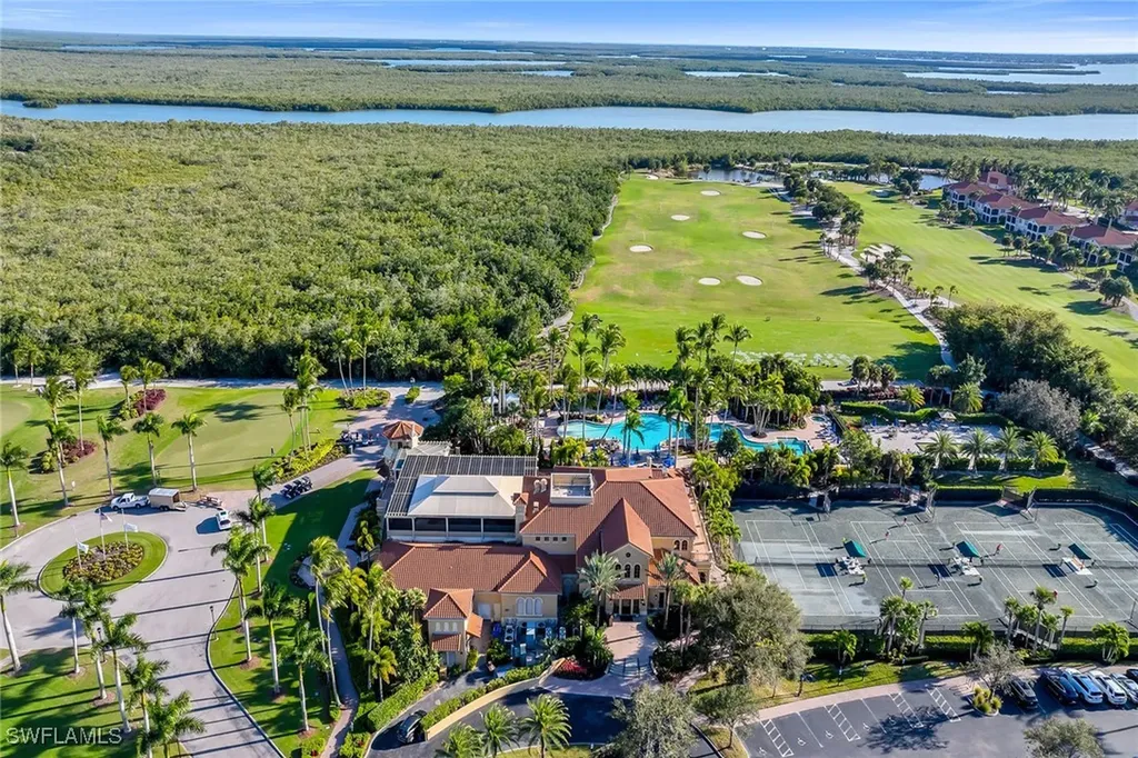 1285 Rialto Way Naples FL 34114