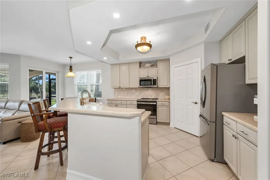 1285 Rialto Way Naples FL 34114