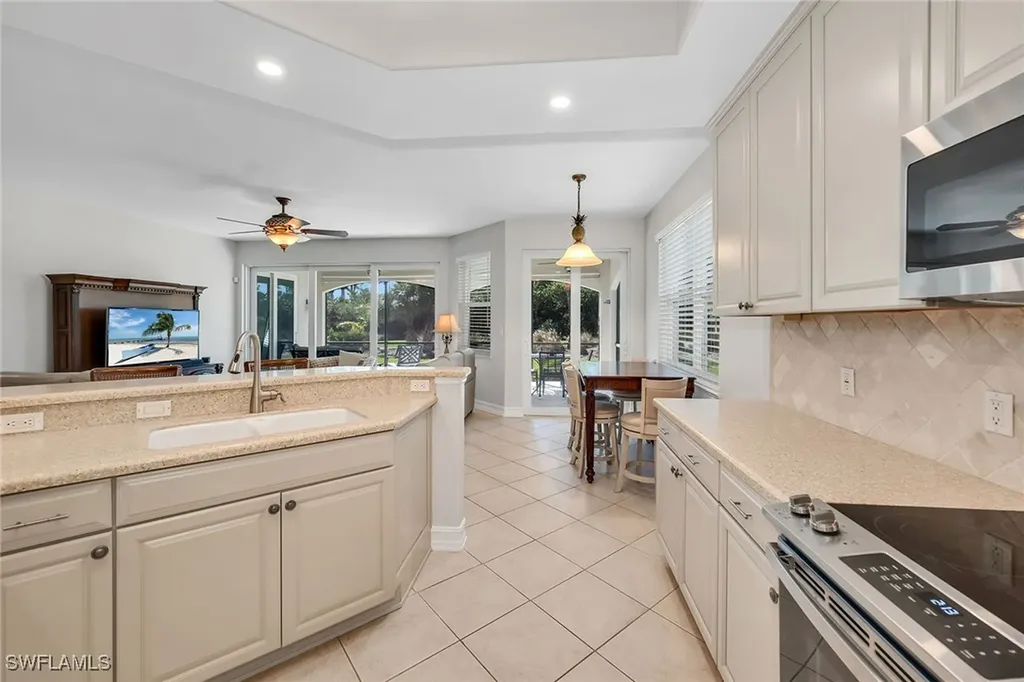 1285 Rialto Way Naples FL 34114