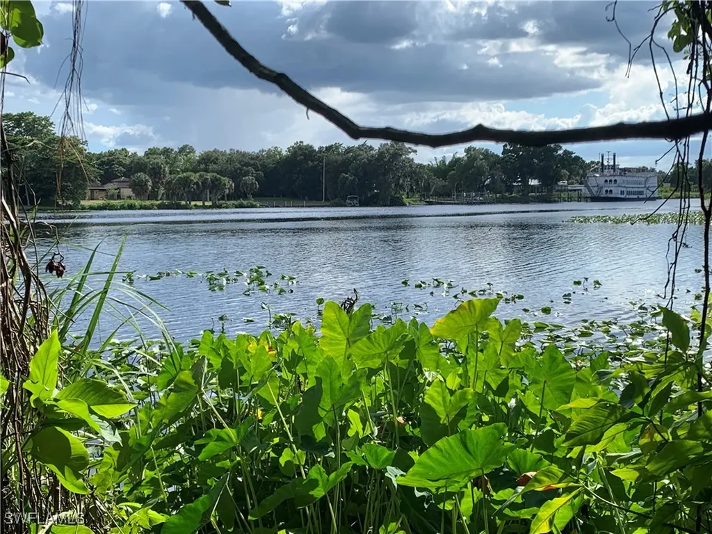 18011 Riverchase Court Alva FL 33920