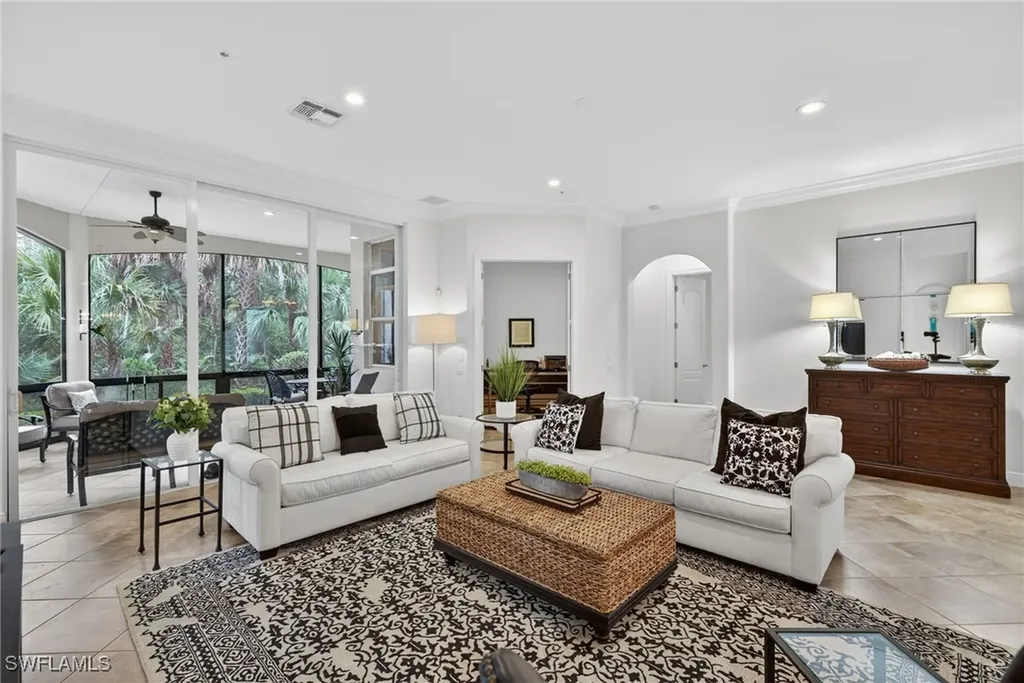 Naples FL, 28540 Calabria Court, Unit 101