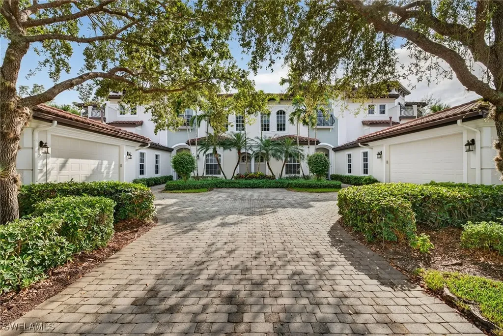 28540 Calabria Court Naples FL 34110