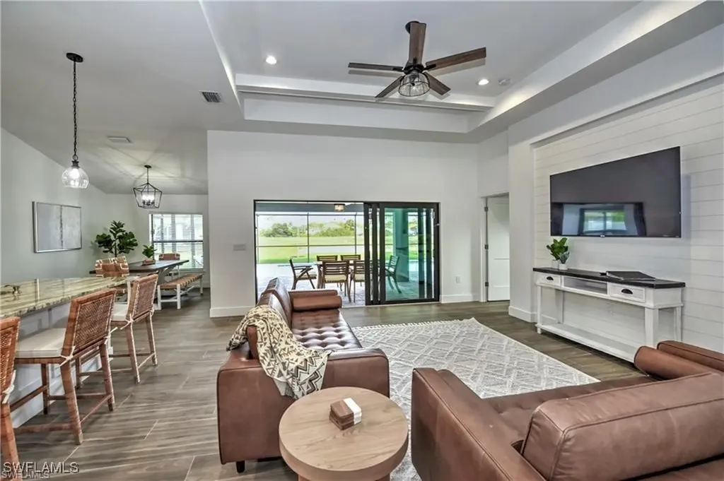 1137 SW 2nd Street Cape Coral FL 33991