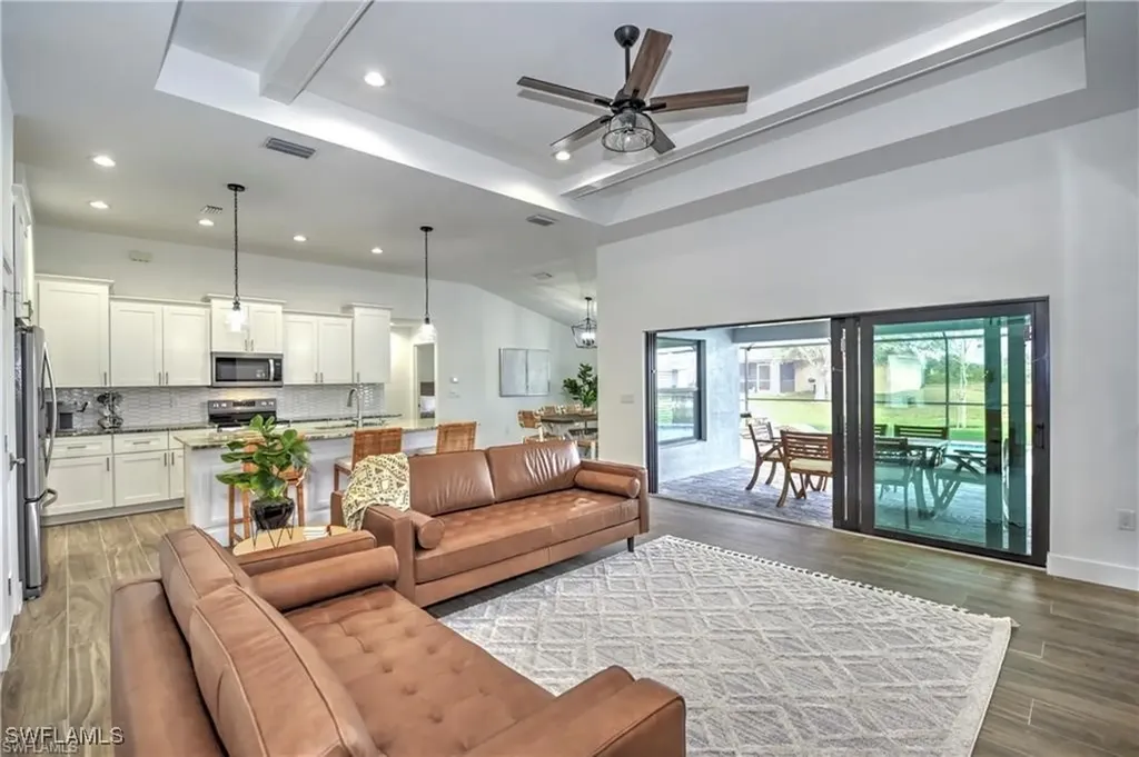 1137 SW 2nd Street Cape Coral FL 33991