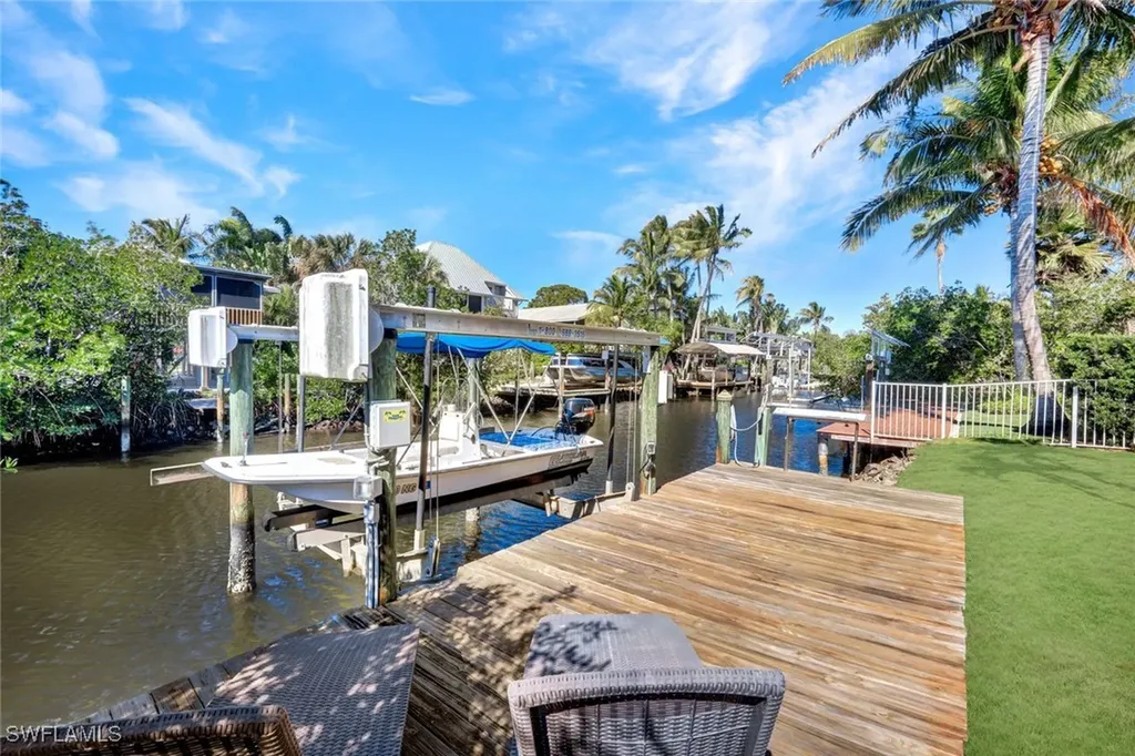 1285 Grand Canal Drive Naples FL 34110