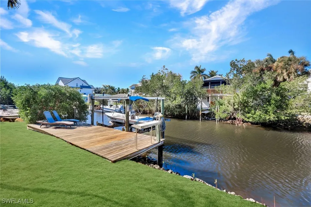 1285 Grand Canal Drive Naples FL 34110