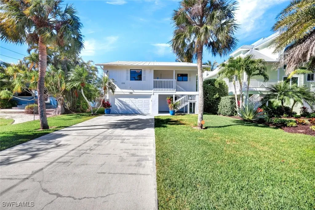 1285 Grand Canal Drive Naples FL 34110