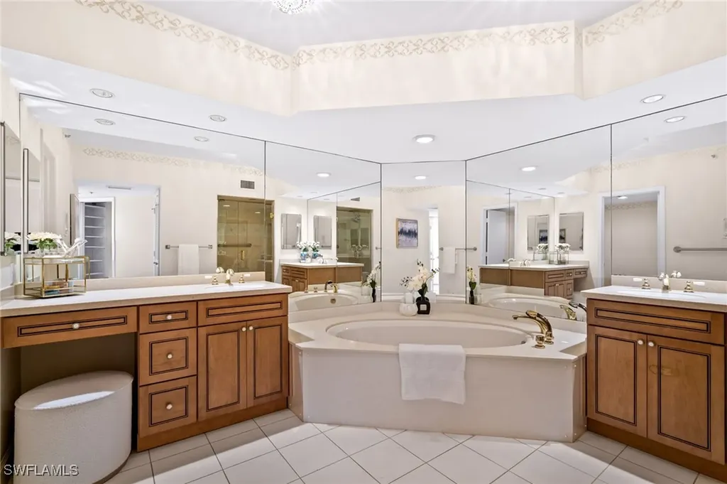 8111 Bay Colony Drive Naples FL 34108