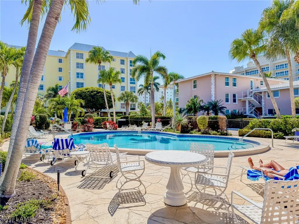1910 Gulf Shore Boulevard N Naples FL 34102