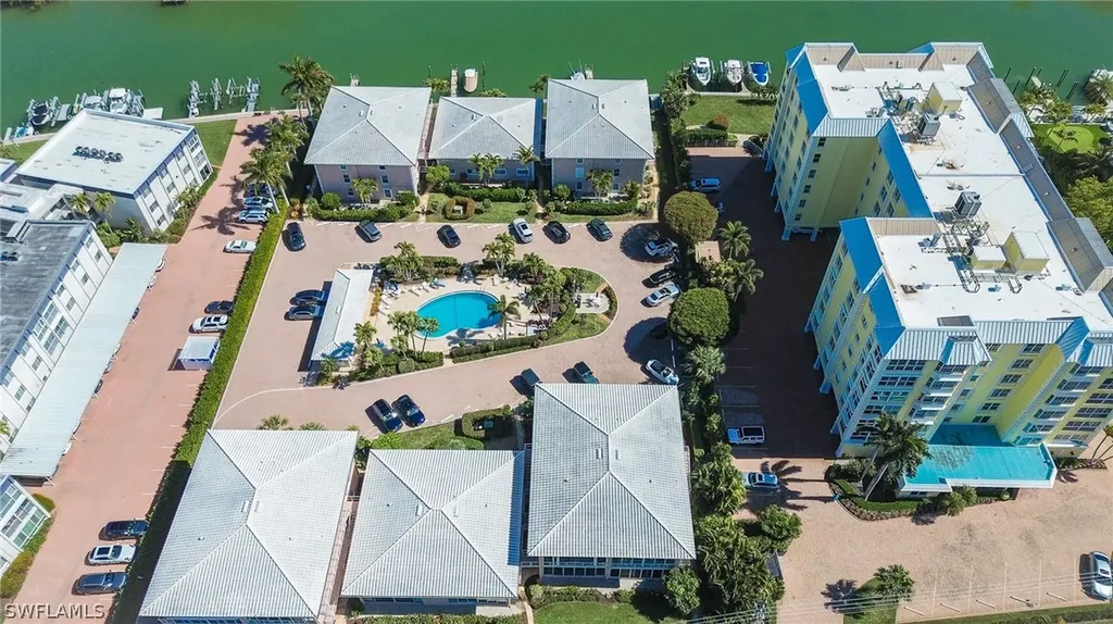 1910 Gulf Shore Boulevard N Naples FL 34102