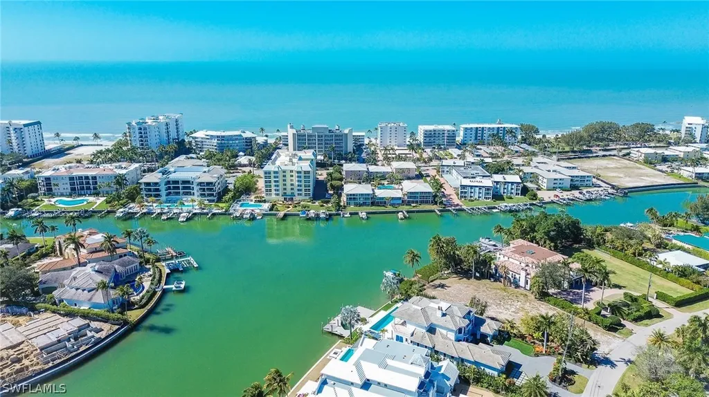 1910 Gulf Shore Boulevard N Naples FL 34102