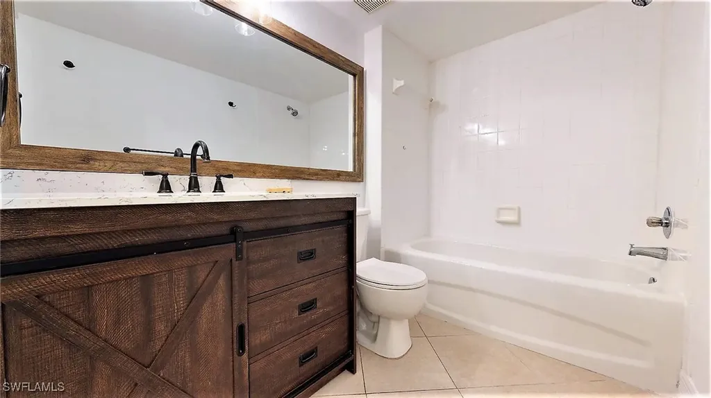 1210 Wildwood Lakes Boulevard Naples FL 34104