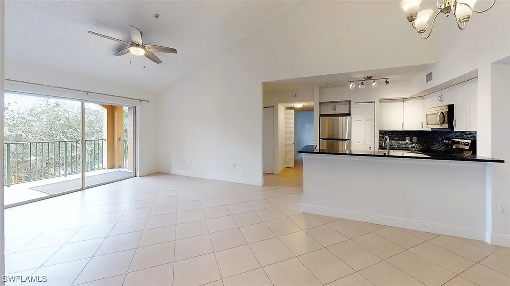 1210 Wildwood Lakes Boulevard Naples FL 34104
