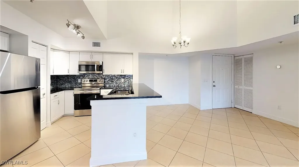 1210 Wildwood Lakes Boulevard Naples FL 34104