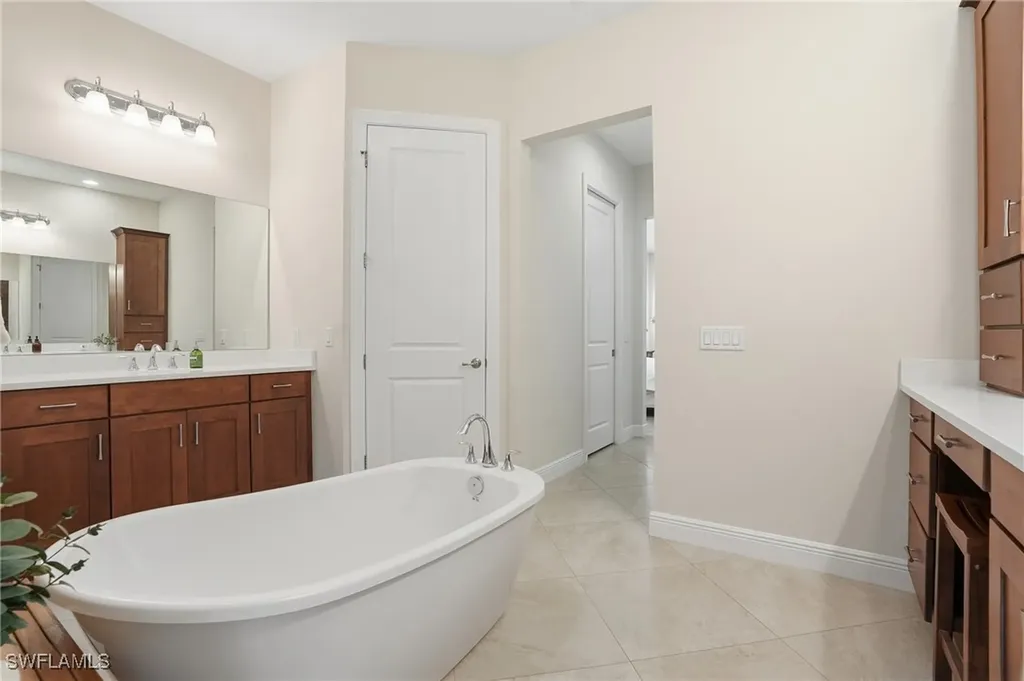 3707 5th Avenue SW Naples FL 34117