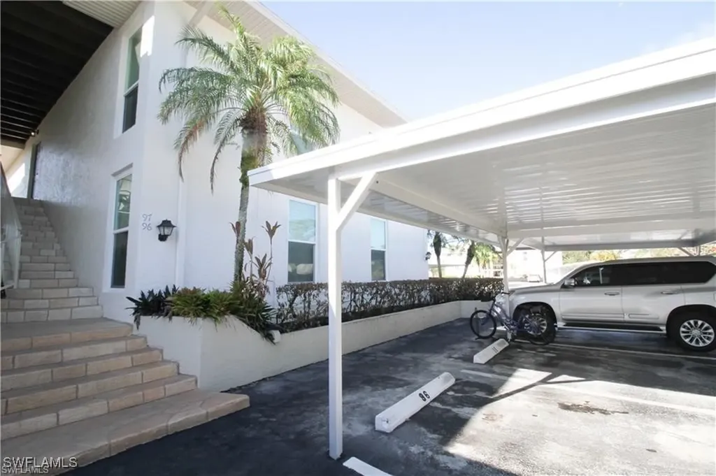97 Georgetown Boulevard Naples FL 34112