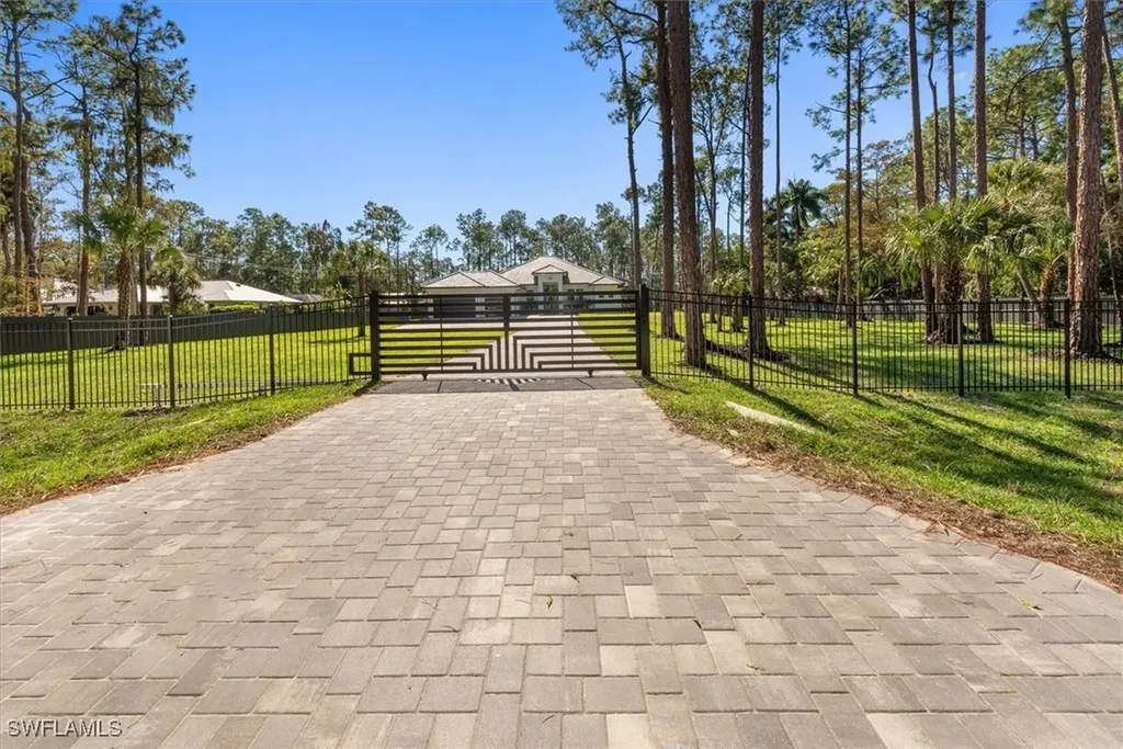 5080 Hickory Wood Drive Naples FL 34119