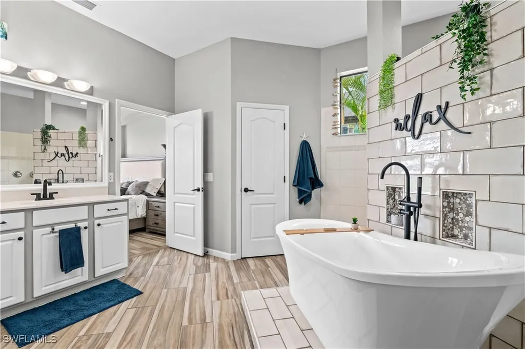 2123 Old Burnt Store Road N Cape Coral FL 33993