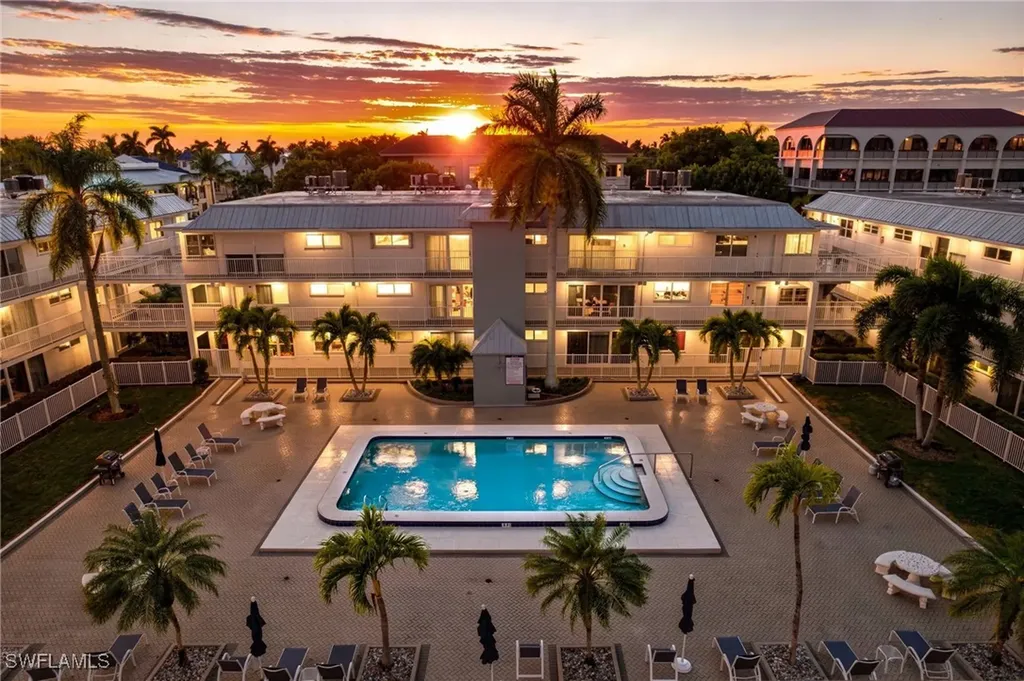 1100 8th Avenue S Naples FL 34102