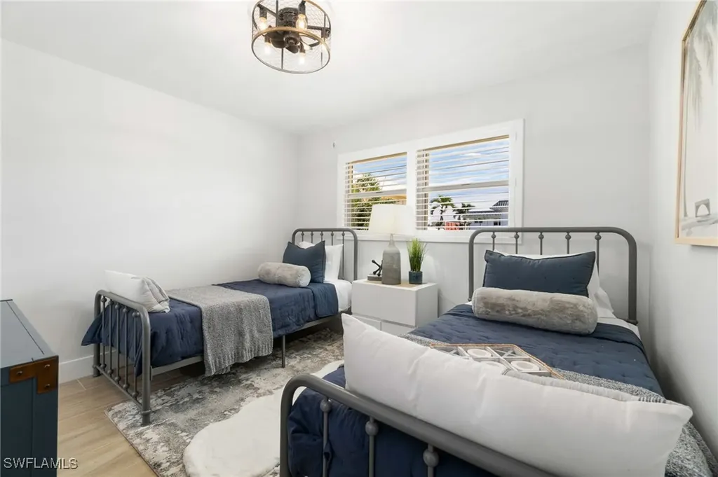 1100 8th Avenue S Naples FL 34102