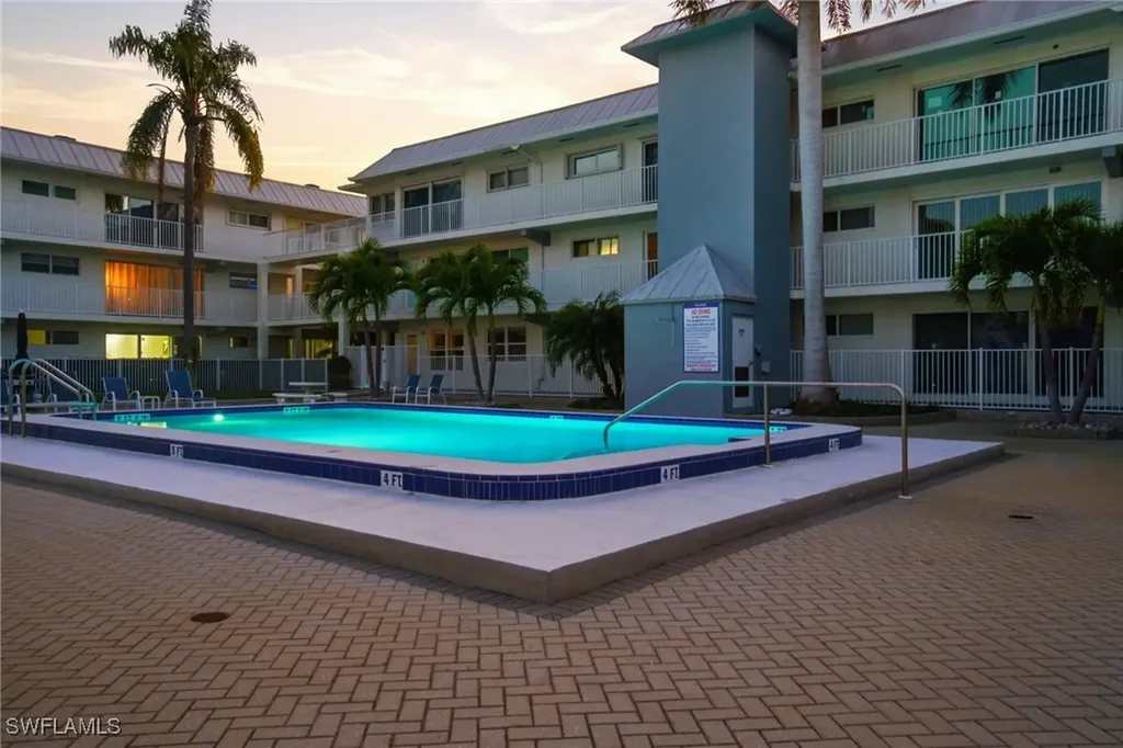 1100 8th Avenue S Naples FL 34102