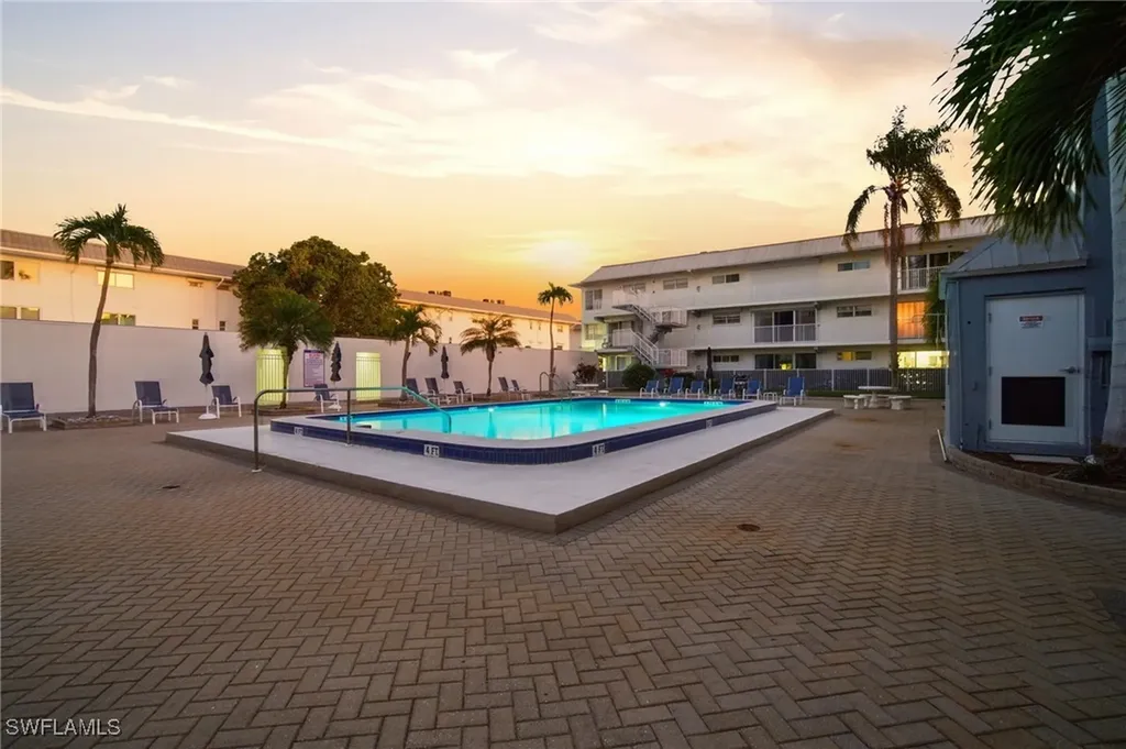 1100 8th Avenue S Naples FL 34102