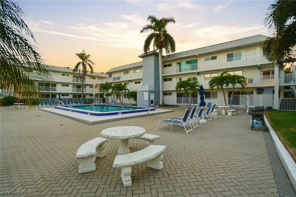 1100 8th Avenue S Naples FL 34102