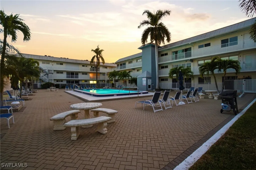 1100 8th Avenue S Naples FL 34102