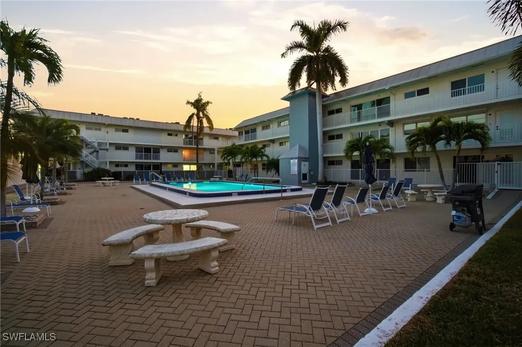 1100 8th Avenue S Naples FL 34102