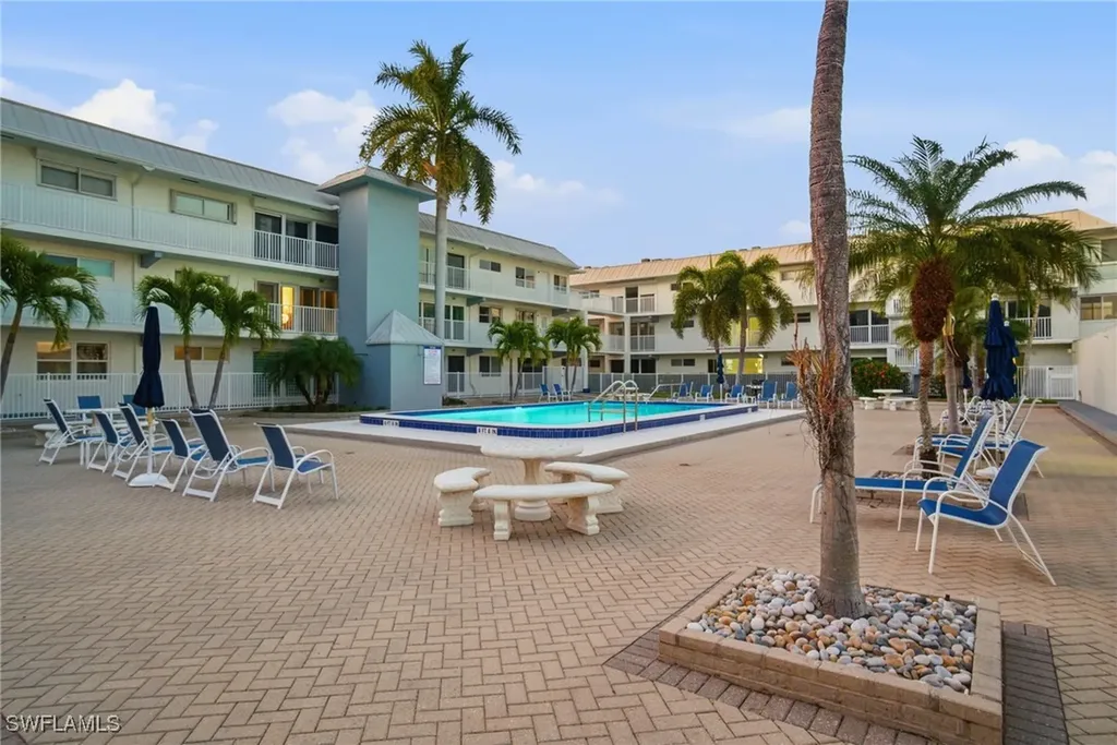 1100 8th Avenue S Naples FL 34102