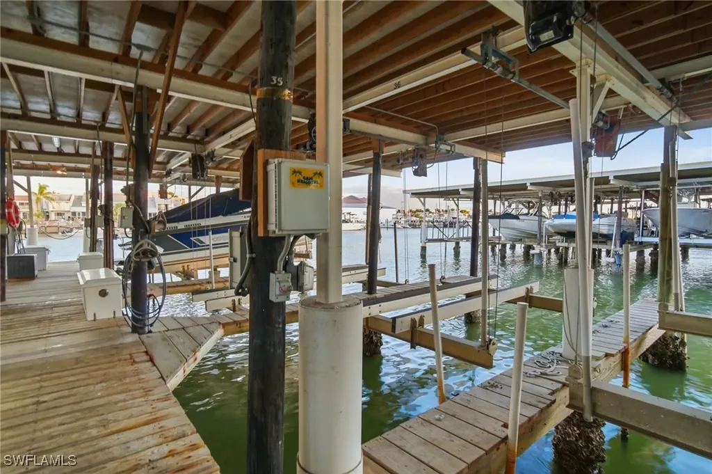 1100 8th Avenue S Naples FL 34102