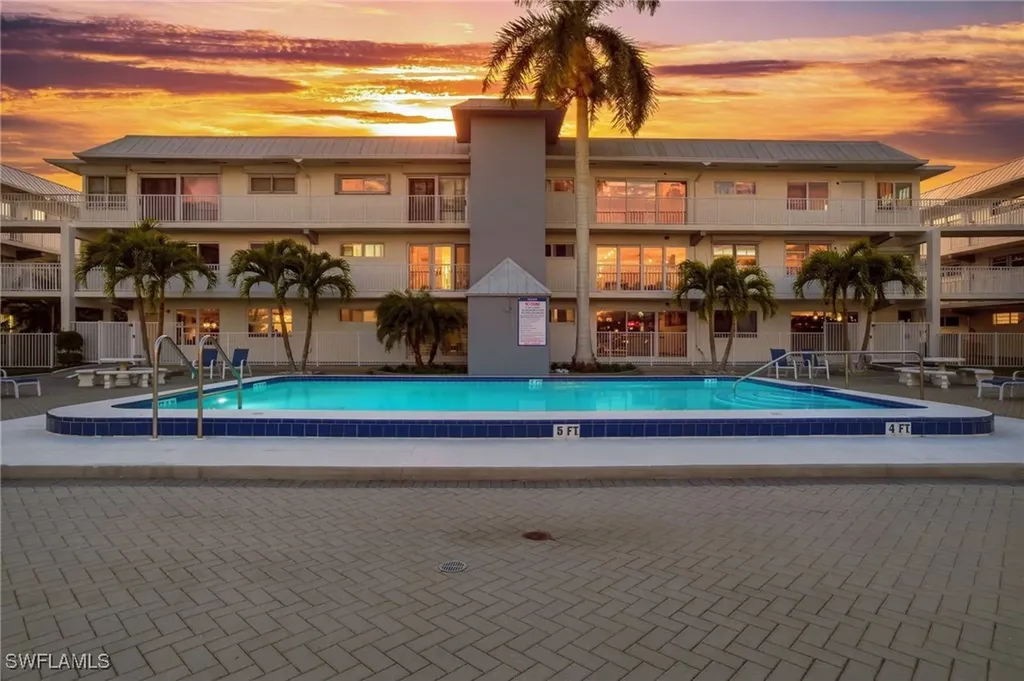 1100 8th Avenue S Naples FL 34102