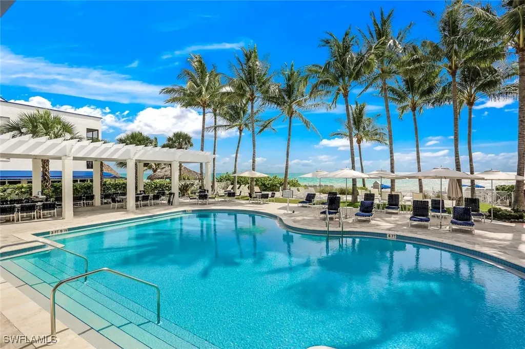 285 Grande Way Naples FL 34110