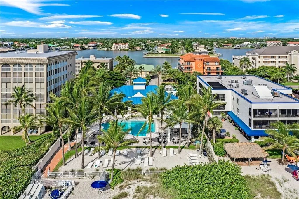 285 Grande Way Naples FL 34110