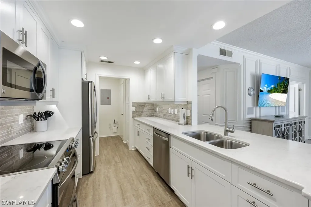 797 Willowbrook Drive Naples FL 34108