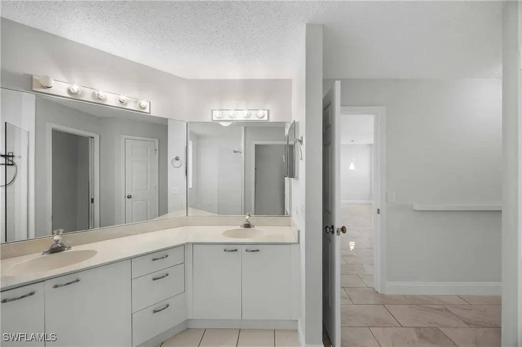 85 Silver Oaks Circle SW Naples FL 34119