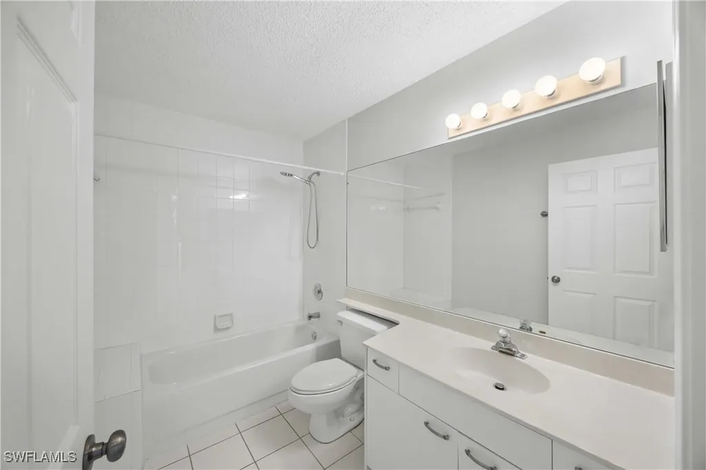 85 Silver Oaks Circle SW Naples FL 34119