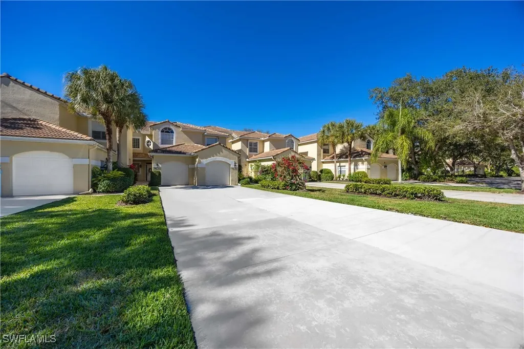 85 Silver Oaks Circle SW Naples FL 34119