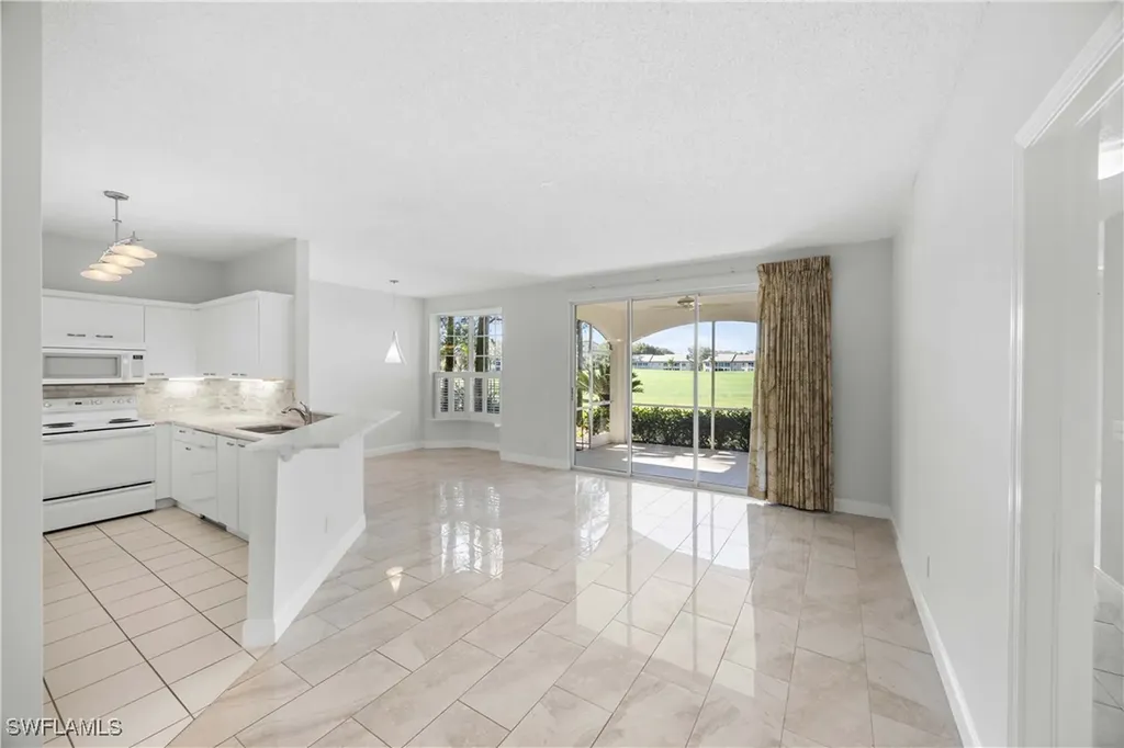 85 Silver Oaks Circle SW Naples FL 34119