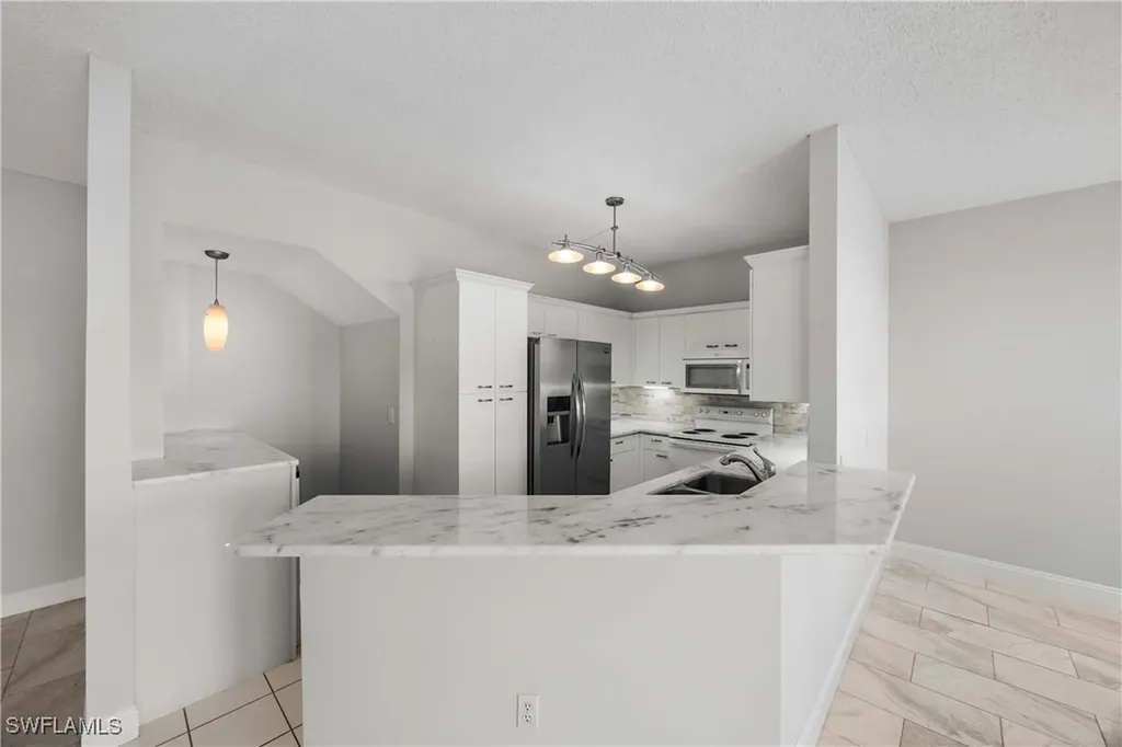 85 Silver Oaks Circle SW Naples FL 34119